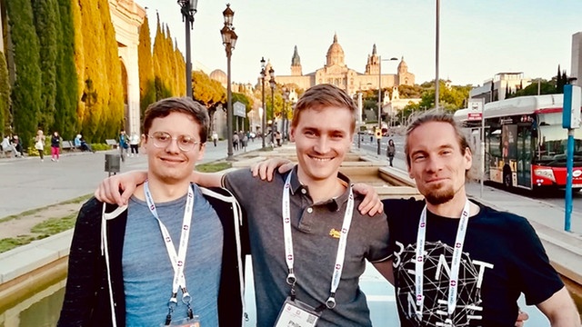 Mathis, Philip und Konrad von subshells Team Weasel auf der KubeCon/CloudNativeCon in Barcelona